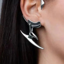 Load image into Gallery viewer, Silver Razor Earring